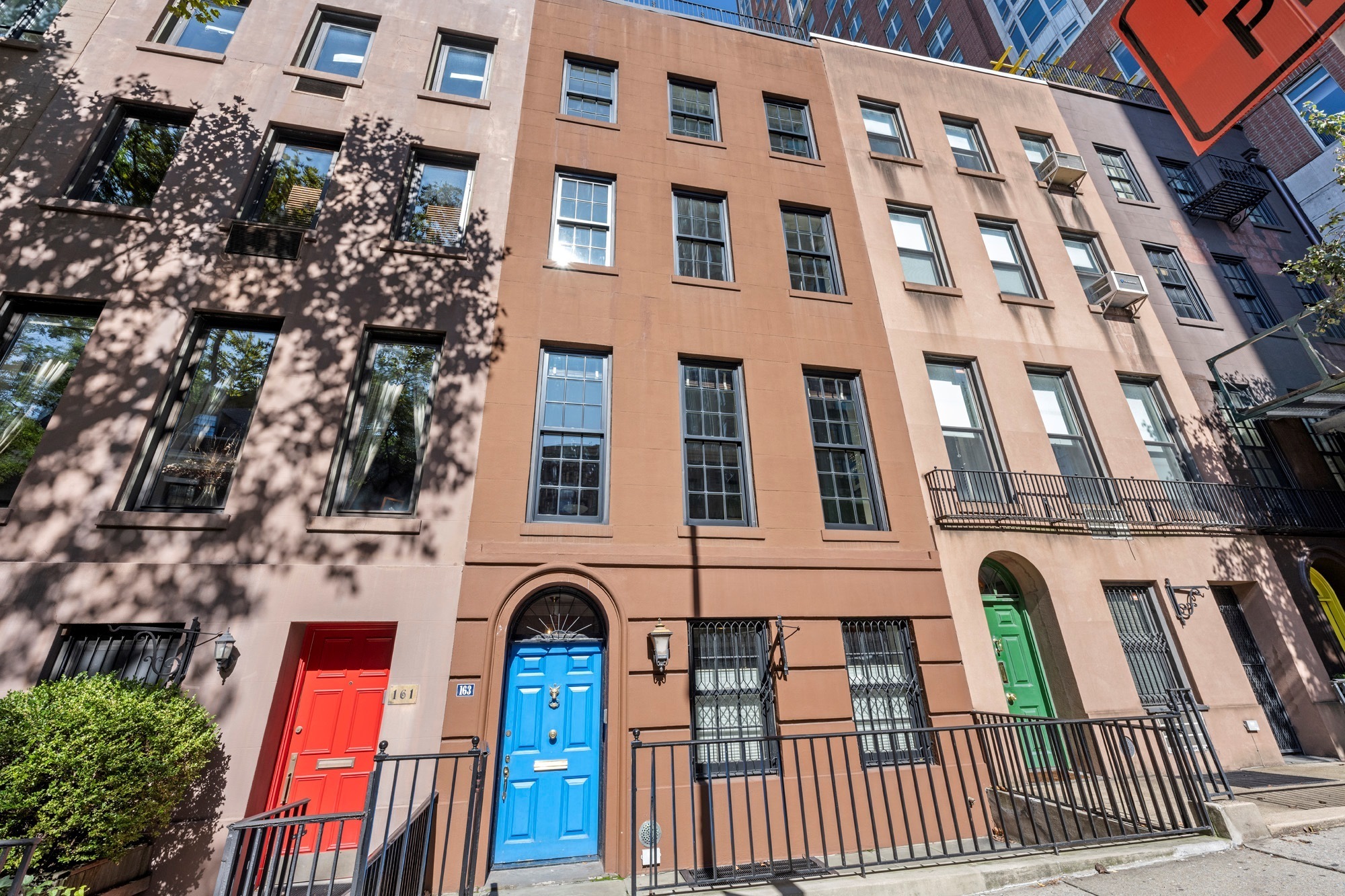 163 East 65th Street, Lenox Hill, Upper East Side, NYC - 6 Bedrooms  
4.5 Bathrooms  
14 Rooms - 