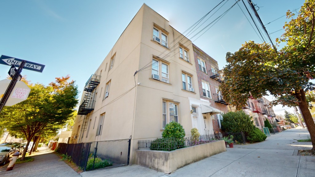 3724 Flatlands Avenue  , Marine Park, Brooklyn, New York - 11 Bedrooms  
6 Bathrooms  
23 Rooms - 