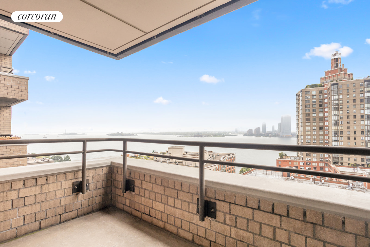 200 Rector Place 18C, Battery Park City, Downtown, NYC - 1 Bedrooms  
1 Bathrooms  
3 Rooms - 