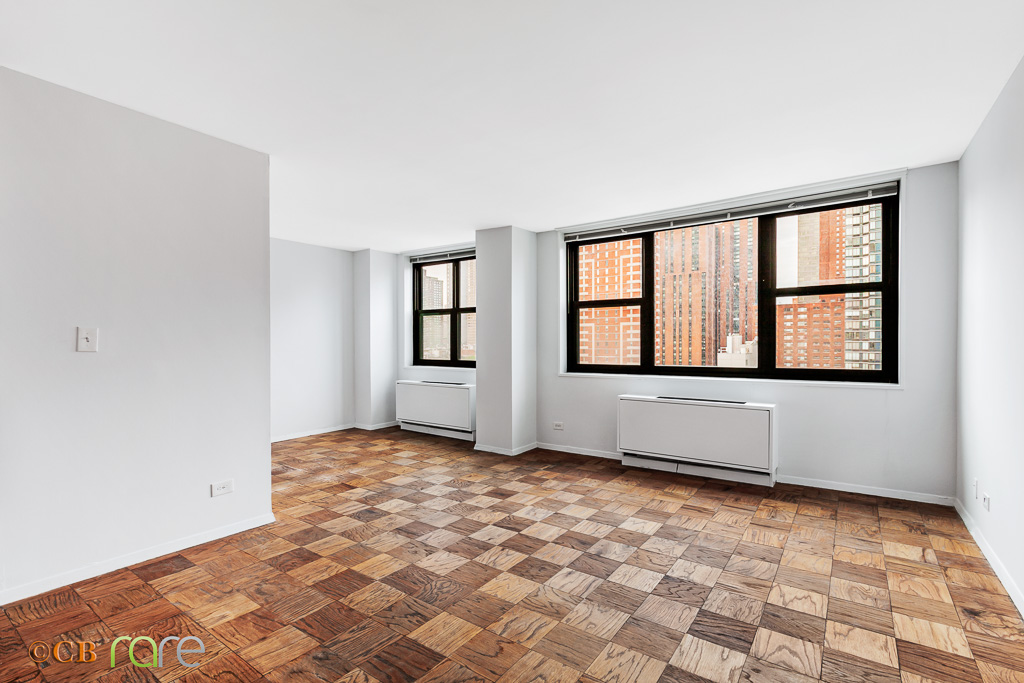 340 East 93rd Street 15M, Yorkville, Upper East Side, NYC - 2 Bedrooms  
2 Bathrooms  
5 Rooms - 
