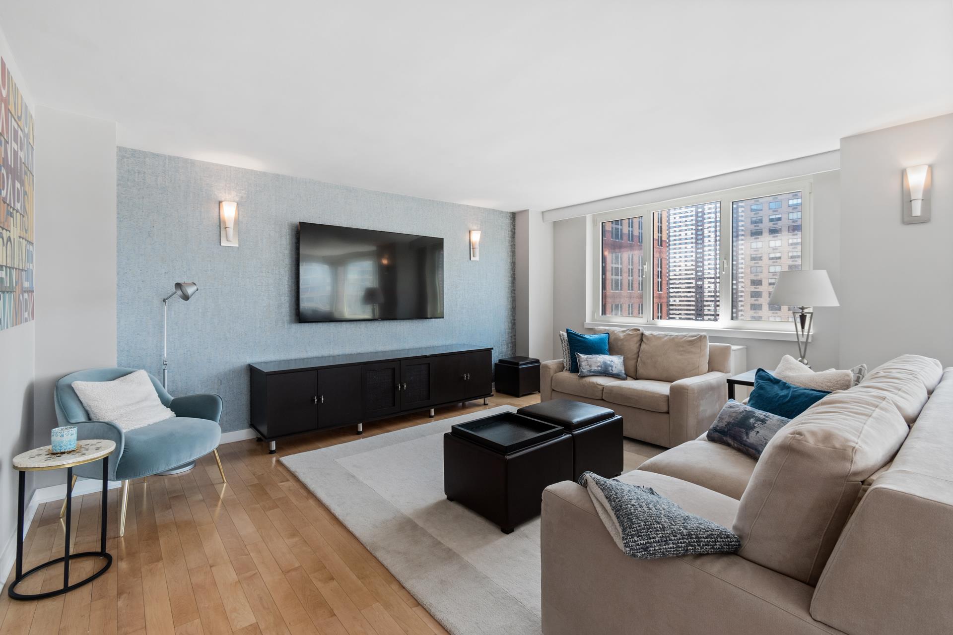 45 West 67th Street 25D, Lincoln Sq, Upper West Side, NYC - 2 Bedrooms  
2.5 Bathrooms  
5 Rooms - 