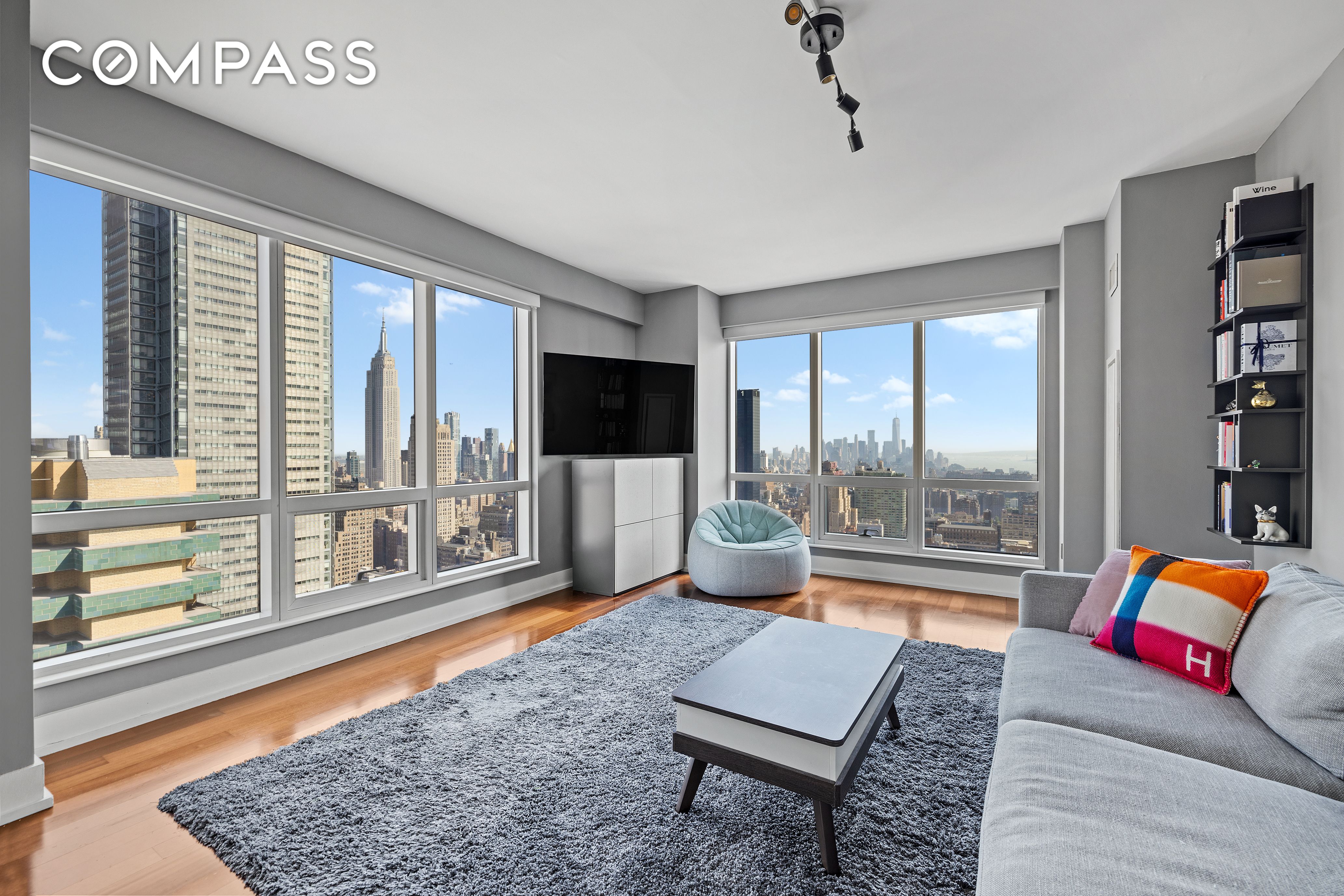 350 West 42nd Street 50E, Hell S Kitchen, Midtown West, NYC - 1 Bedrooms  
1 Bathrooms  
3 Rooms - 