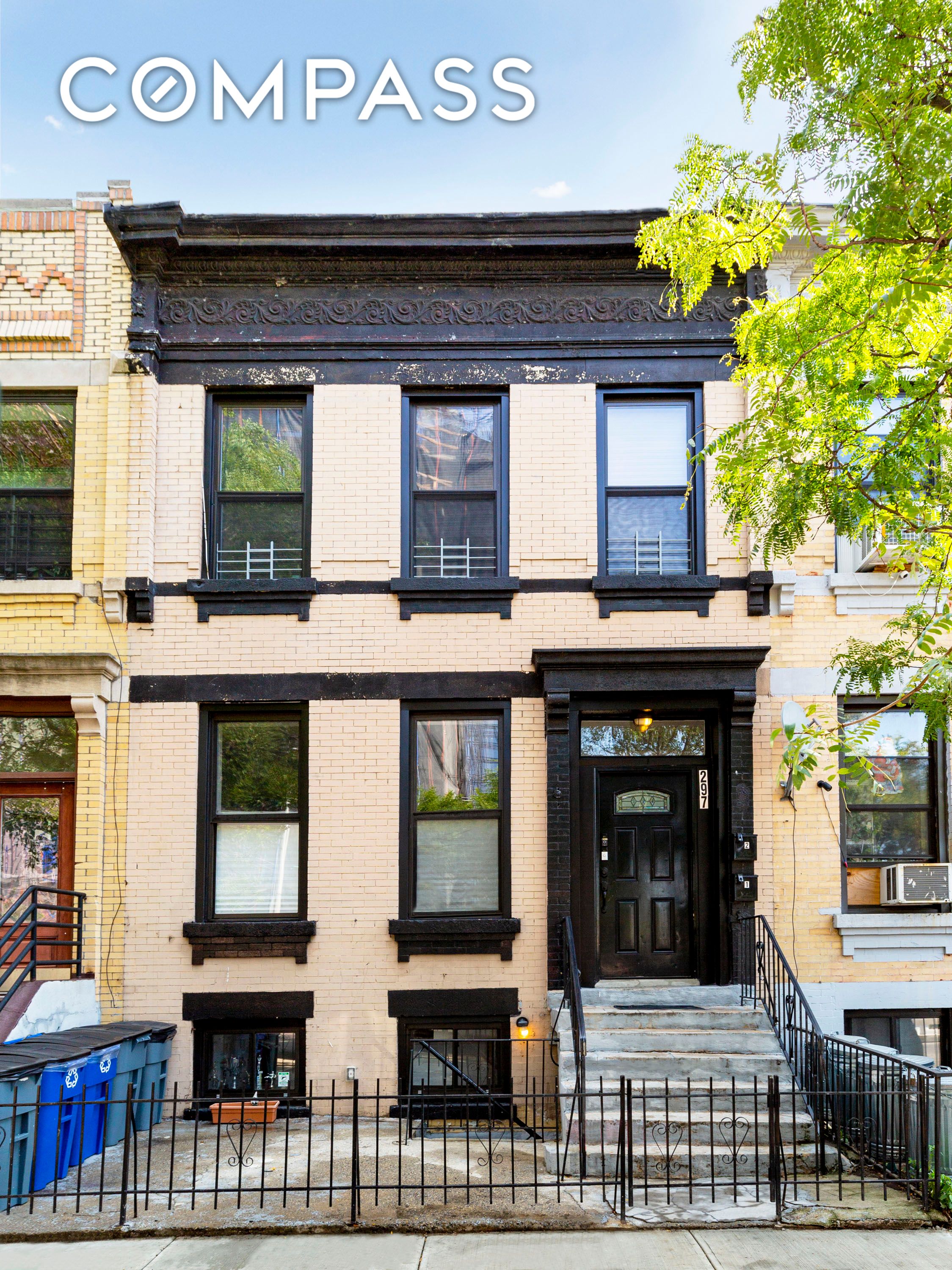 297 Hinsdale Street, East New York, Brooklyn, New York - 5 Bedrooms  
3.5 Bathrooms  
9 Rooms - 