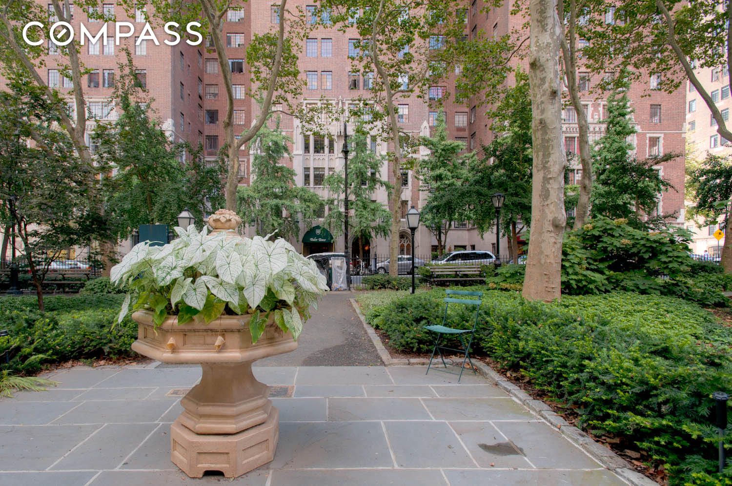 25 Tudor City Place, New York, NY 10017, 2 Rooms Rooms,1 BathroomBathrooms,Residential,For Sale,Tudor City,COMP-1389351381924001177