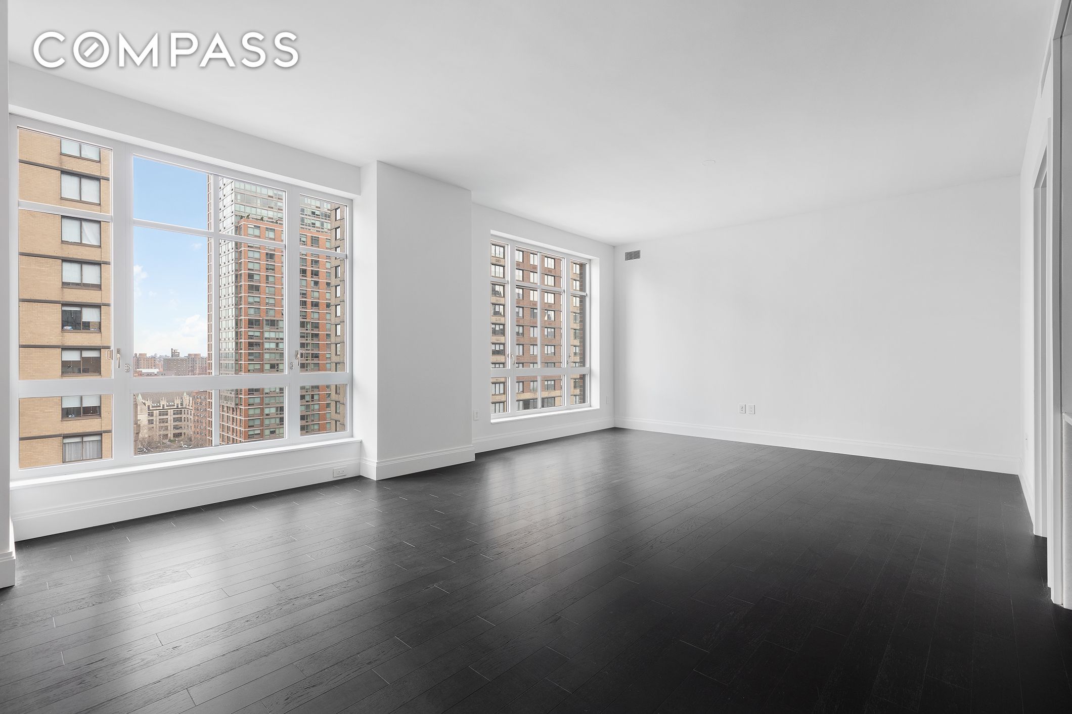 200 East 95th Street 14C, Upper East Side, Upper East Side, NYC - 3 Bedrooms  
3 Bathrooms  
6 Rooms - 