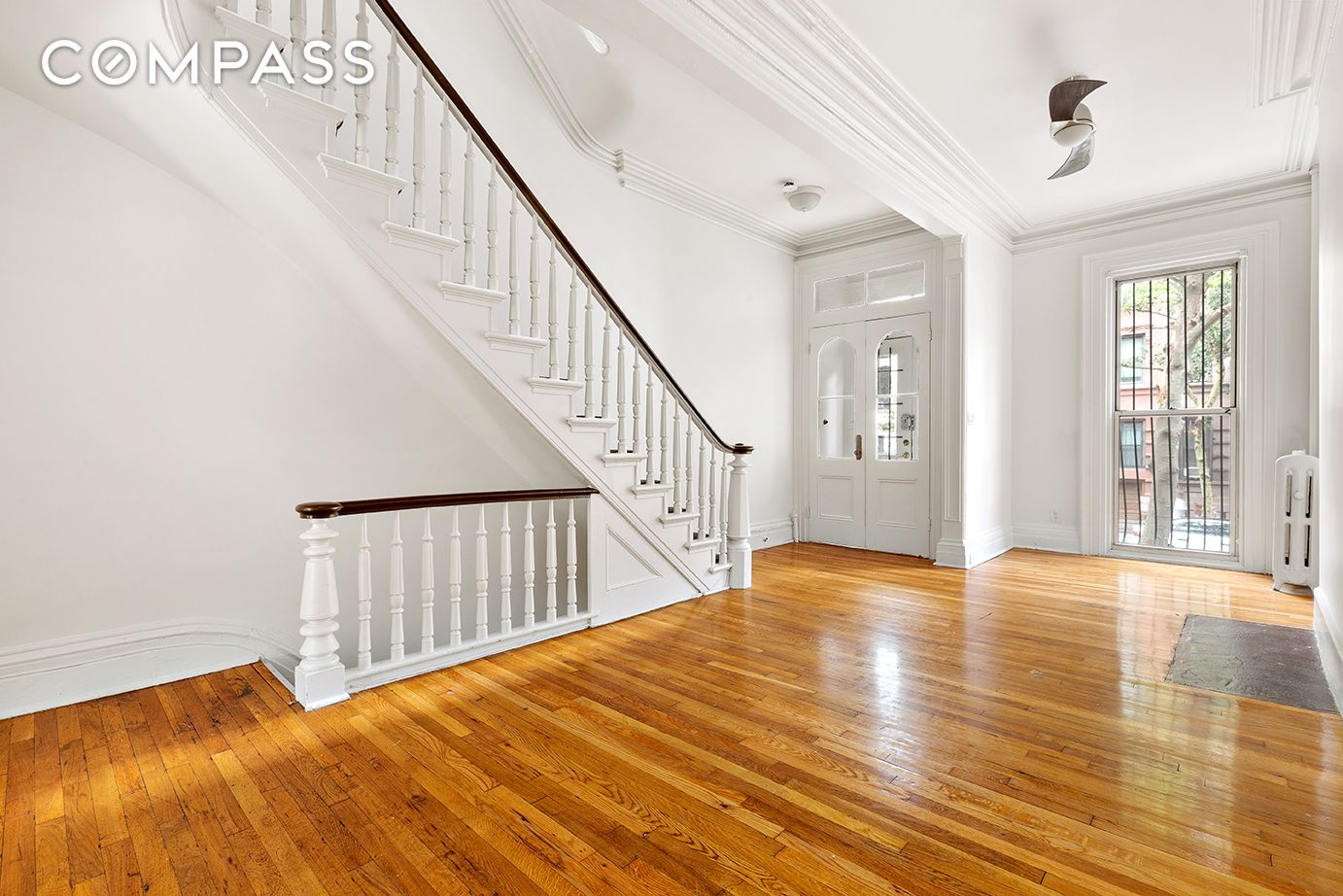 424 East 84th Street, Upper East Side, Upper East Side, NYC - 4 Bedrooms  
3 Bathrooms  
8 Rooms - 