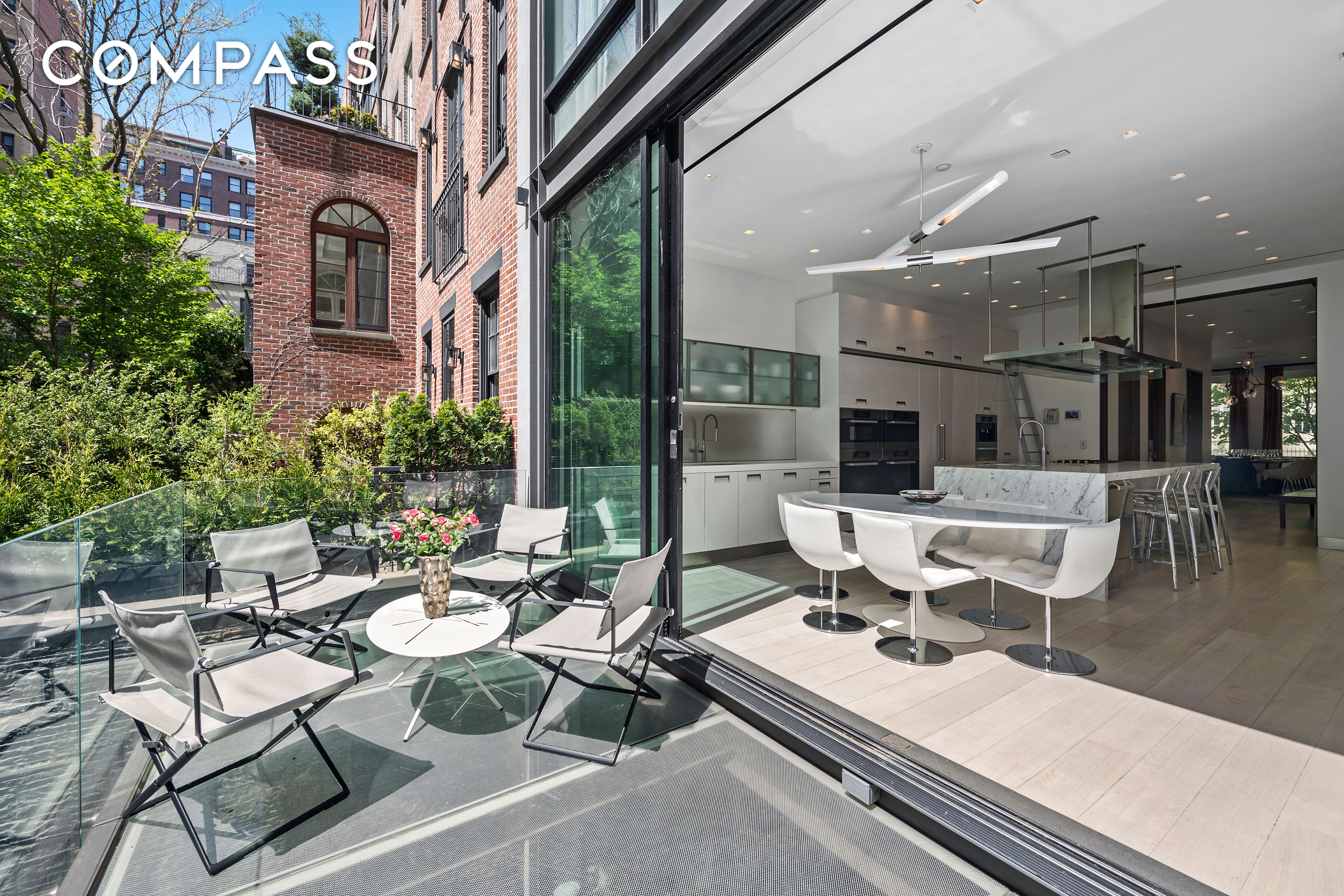 184 East 75th Street, Upper East Side, Upper East Side, NYC - 5 Bedrooms  
4.5 Bathrooms  
12 Rooms - 