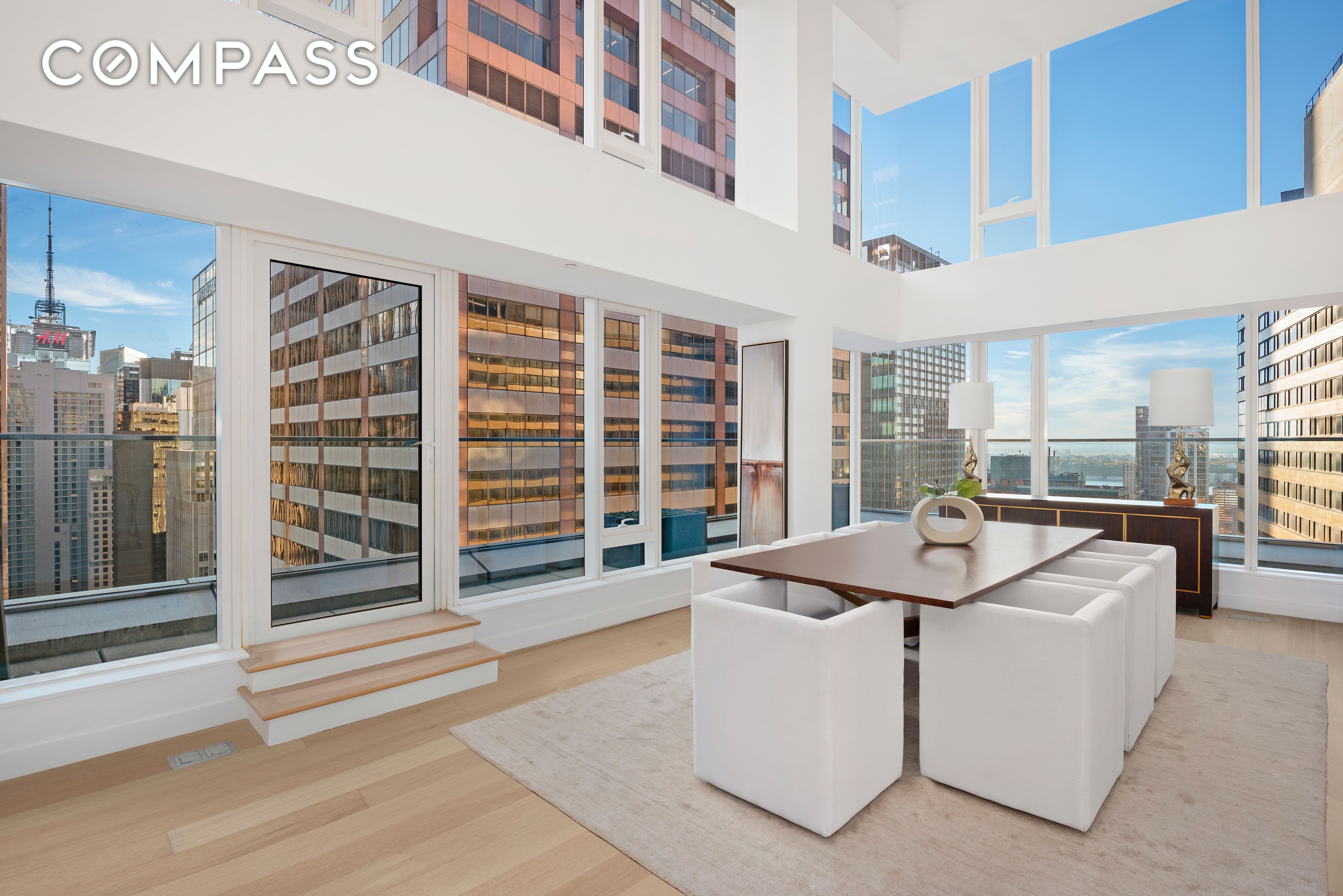 135 West 52nd Street Ph5, Theater District, Midtown West, NYC - 5 Bedrooms  
4.5 Bathrooms  
9 Rooms - 
