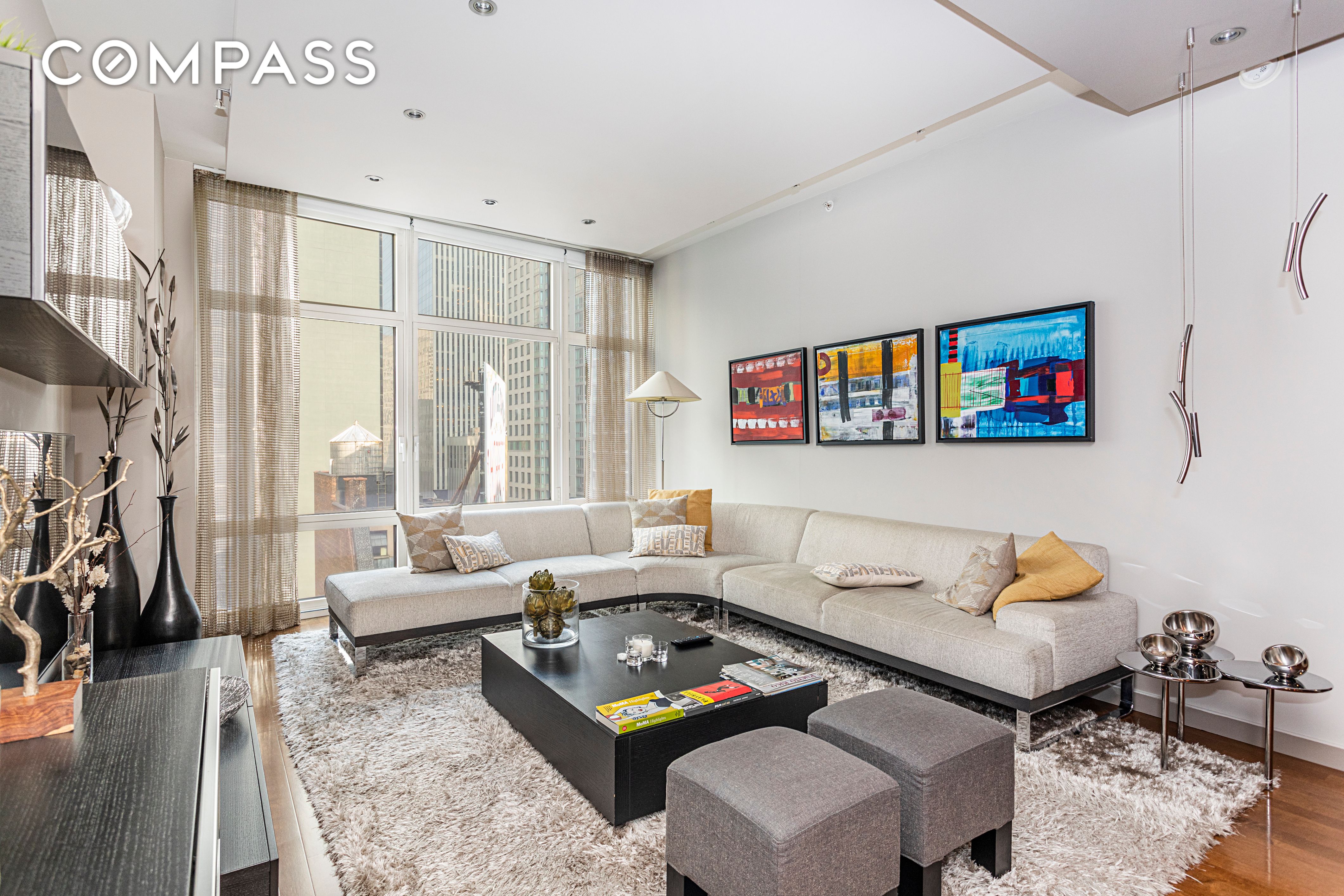 1600 Broadway 18G, Theater District, Midtown West, NYC - 2 Bedrooms  
2 Bathrooms  
5 Rooms - 