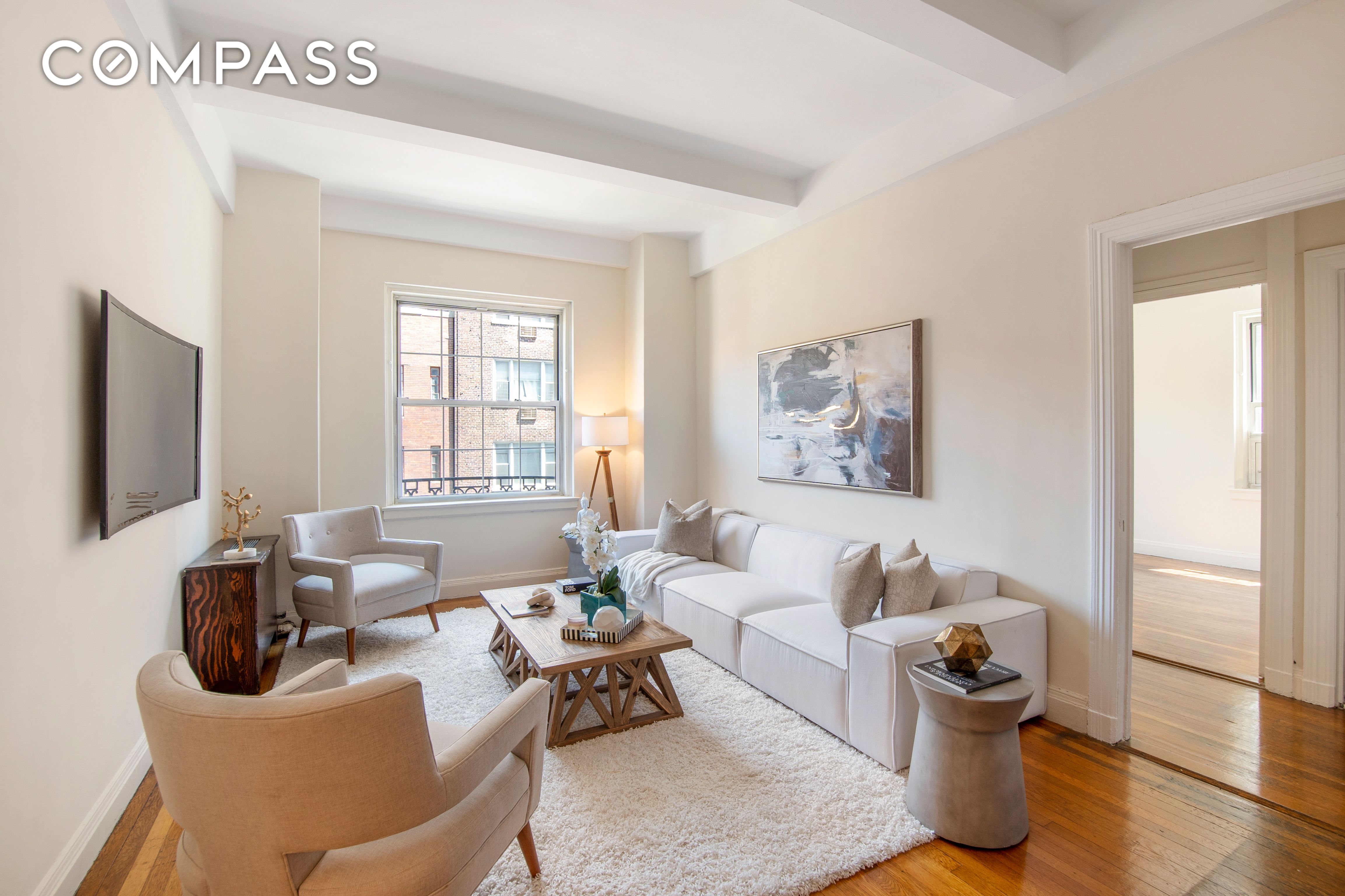 1349 Lexington Avenue 5F, Upper East Side, Upper East Side, NYC - 3 Bedrooms  
2 Bathrooms  
6 Rooms - 