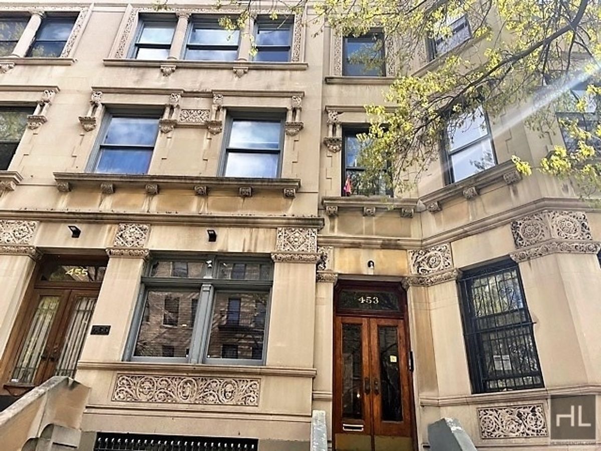 453 West 148th Street 1, Tribeca, Downtown, NYC - 6 Bedrooms  
4 Bathrooms  
8 Rooms - 
