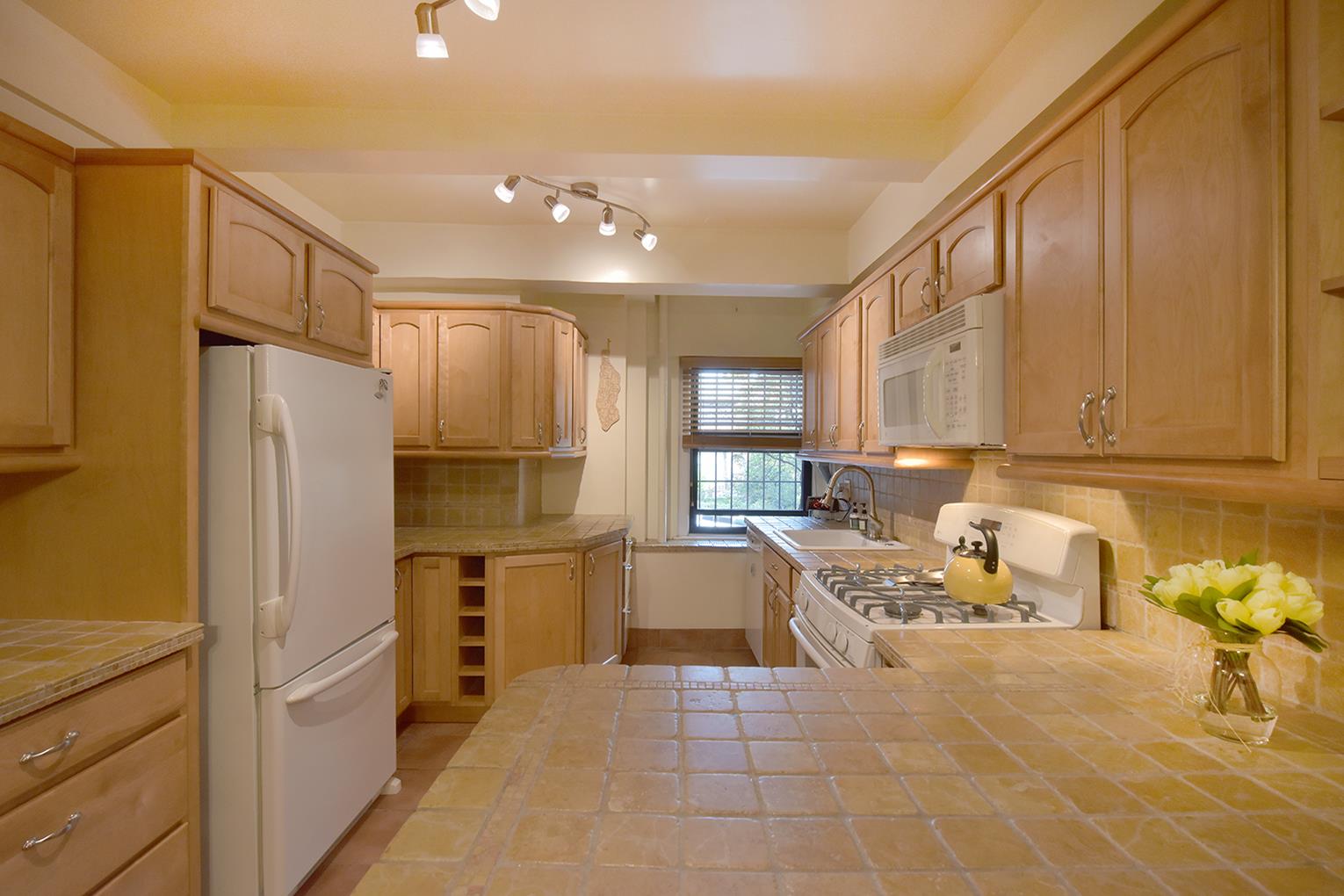 Photo 1 of 75 Park Terrace D-24, Inwood, NYC, $649,000, Web #: 1046627888