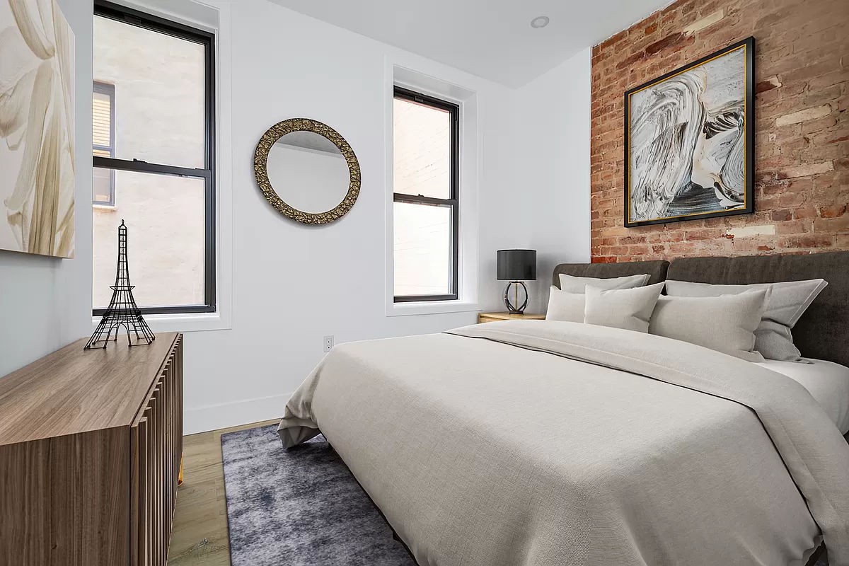 303 Broome Street 8, Lower East Side, Downtown, NYC - 2 Bedrooms  
1 Bathrooms  
3 Rooms - 
