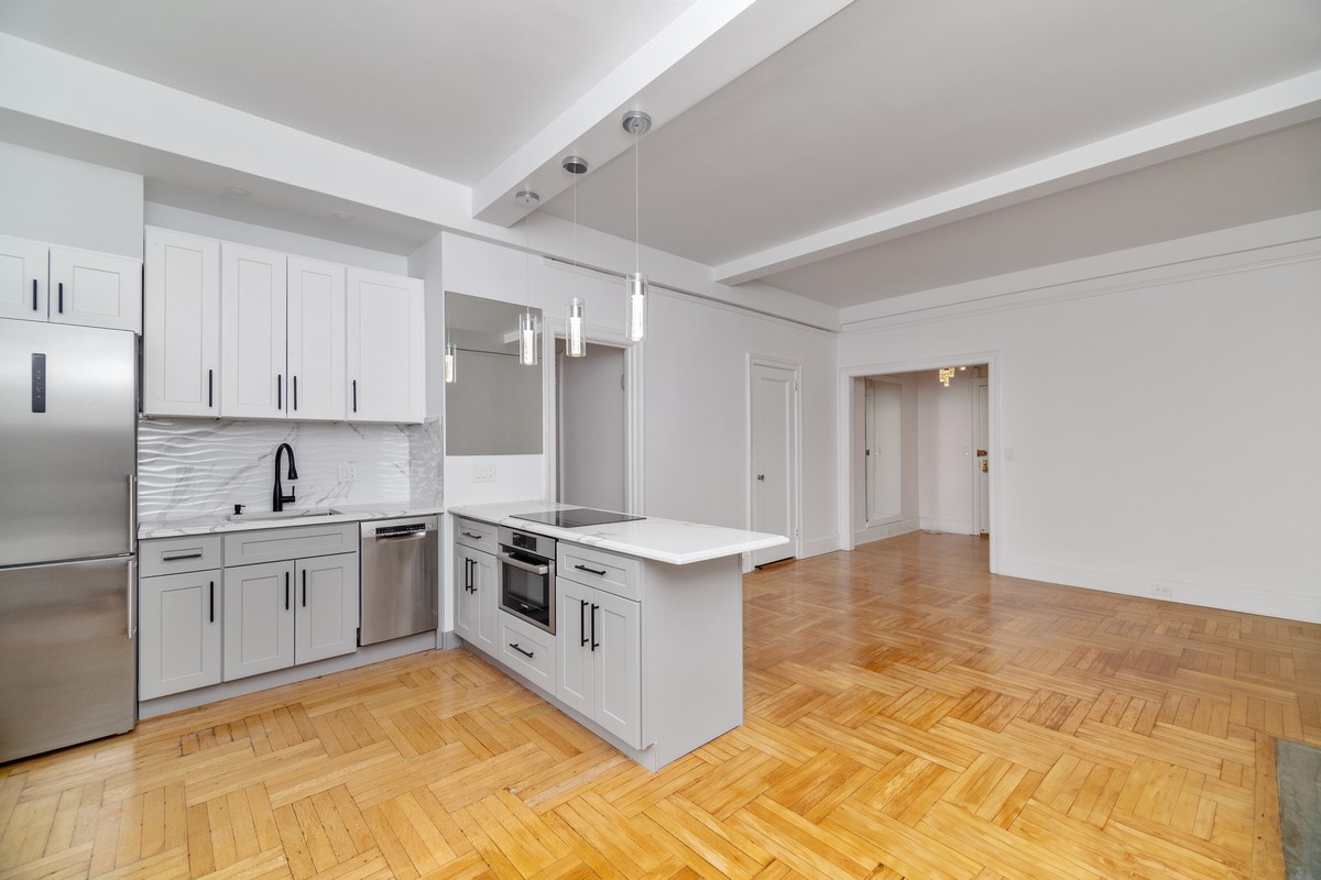 67 Park Avenue 11D, Murray Hill, Midtown East, NYC - 1 Bedrooms  
1 Bathrooms  
3 Rooms - 