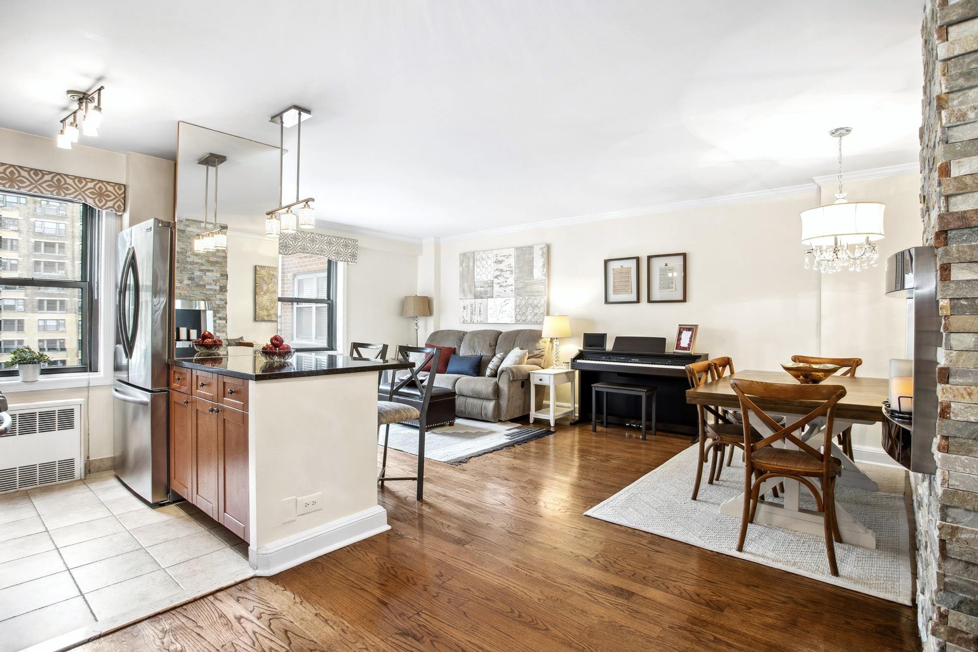 132 East 35th Street 10L, Murray Hill, Midtown East, NYC - 1 Bedrooms  
1 Bathrooms  
3 Rooms - 