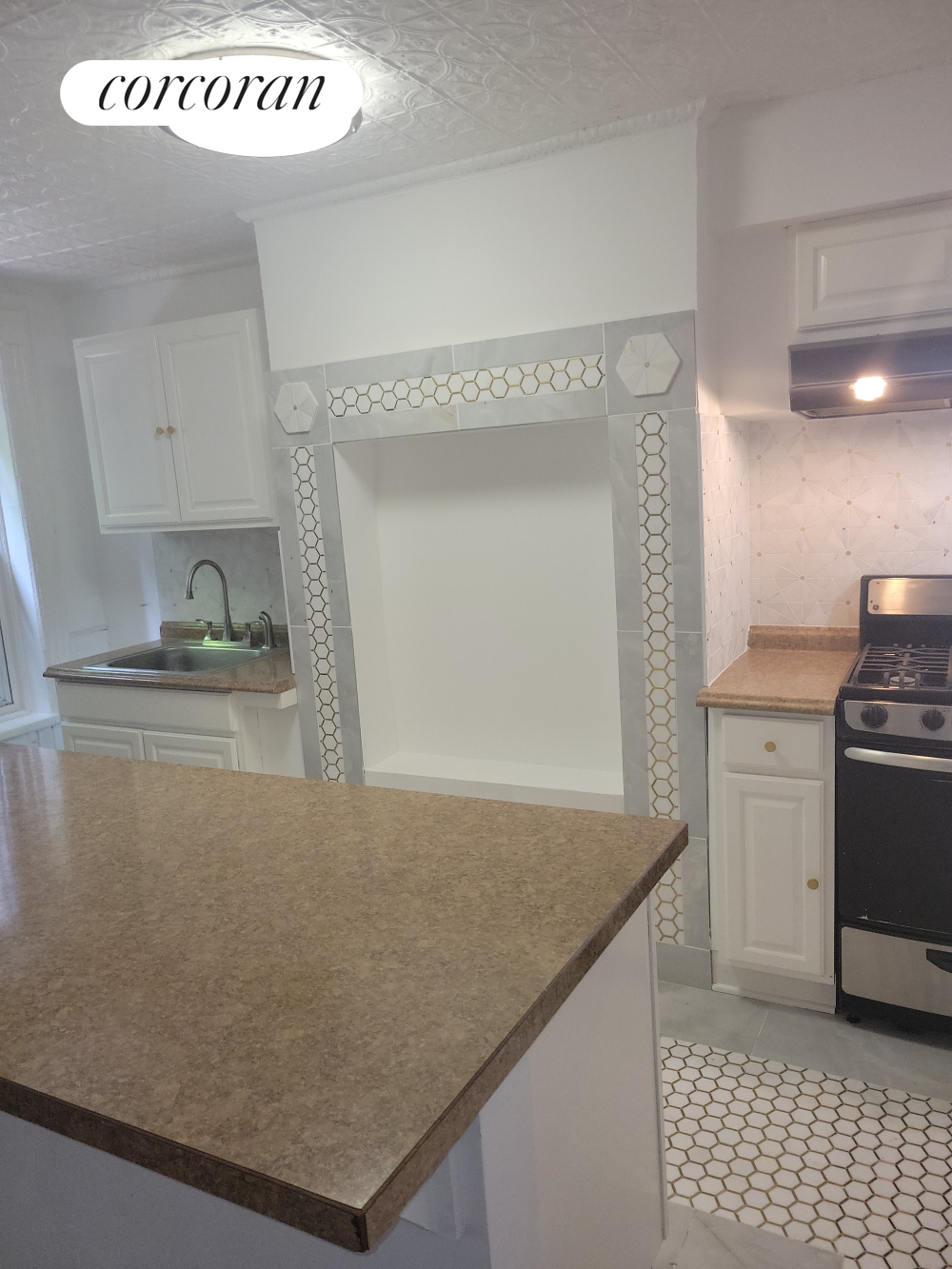 835 Greene Avenue 1, Stuyvesant Heights, Downtown, NYC - 1 Bedrooms  
1 Bathrooms  
3 Rooms - 