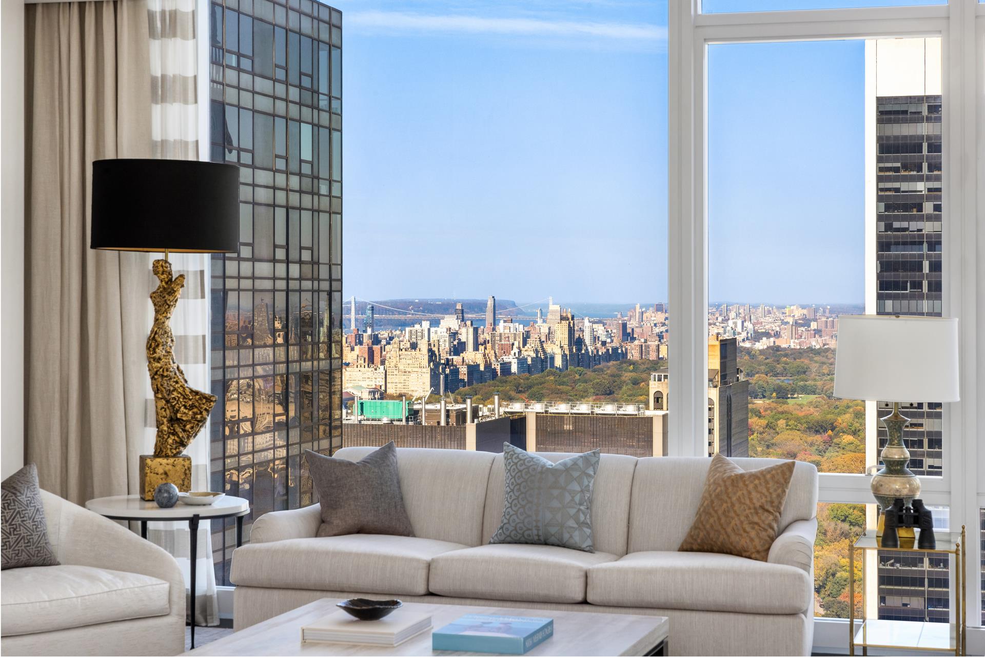 20 West 53rd Street 45A, Chelsea And Clinton, Downtown, NYC - 4 Bedrooms  
4.5 Bathrooms  
6 Rooms - 