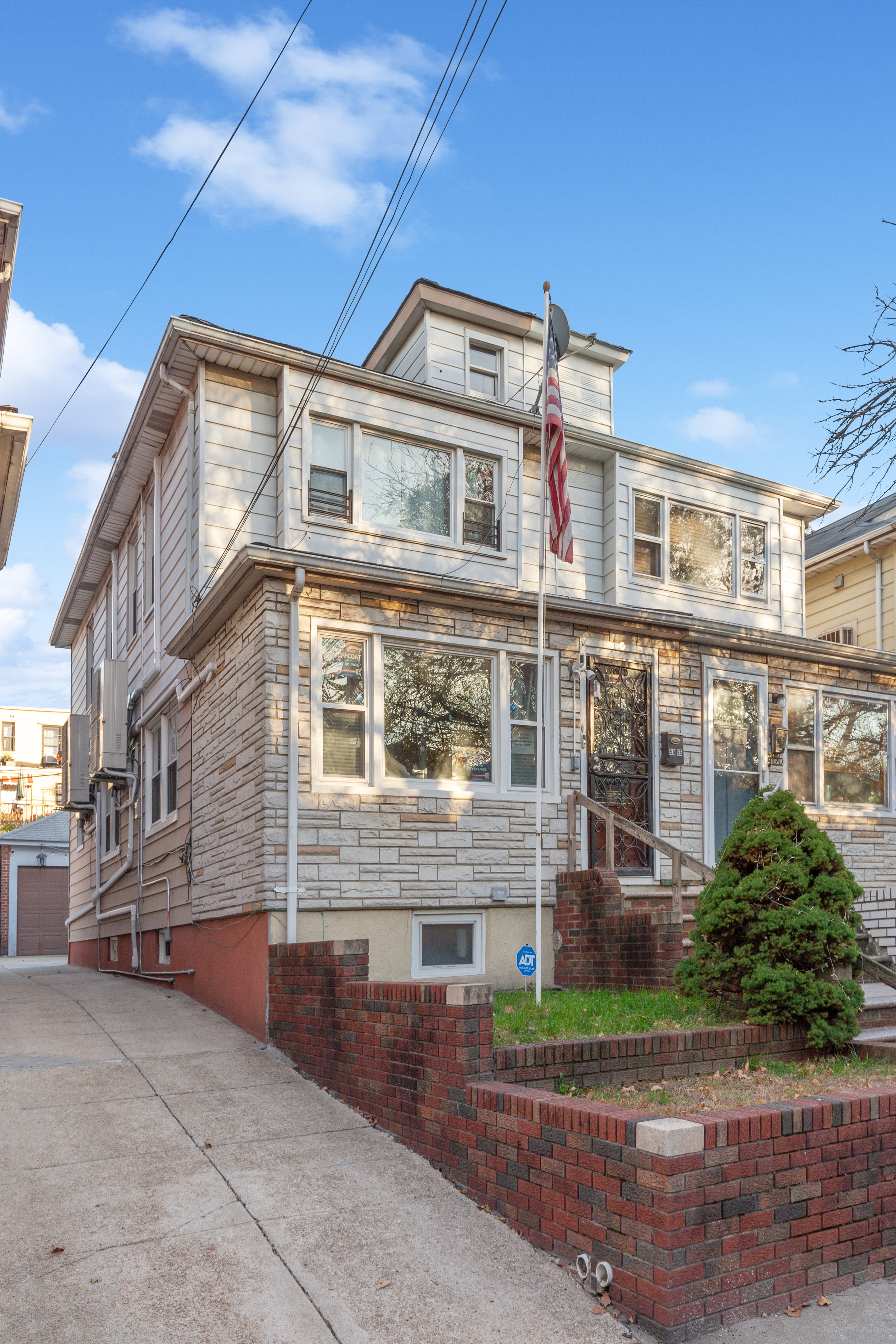 50-55 45th Street, Woodside, Queens, New York - 5 Bedrooms  
2.5 Bathrooms  
9 Rooms - 