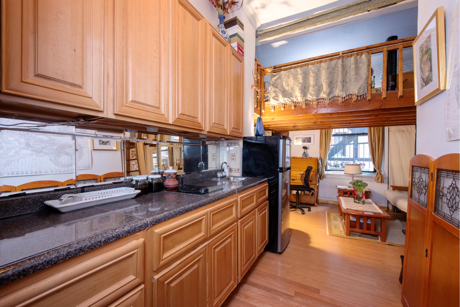 140 West 69th Street 61B, Lincoln Sq, Upper West Side, NYC - 1 Bathrooms  
2 Rooms - 