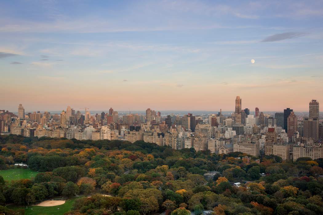 25 Columbus Circle 57 B, Lincoln Square, Upper West Side, NYC - 2 Bedrooms  
2.5 Bathrooms  
4 Rooms - 