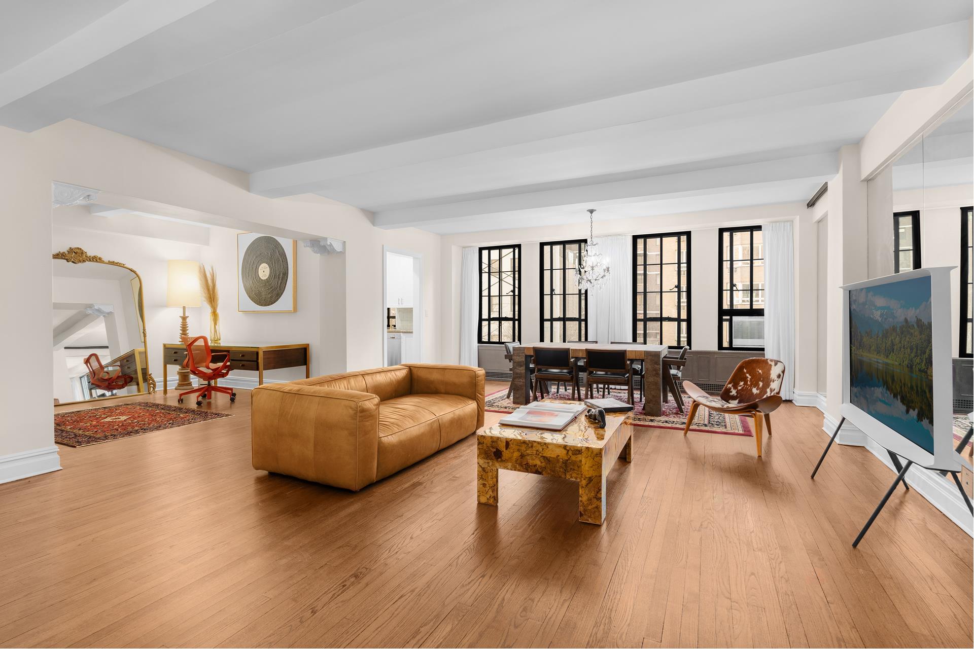 350 West 57th Street 4I, Hells Kitchen, Midtown West, NYC - 1 Bedrooms  
1 Bathrooms  
4 Rooms - 