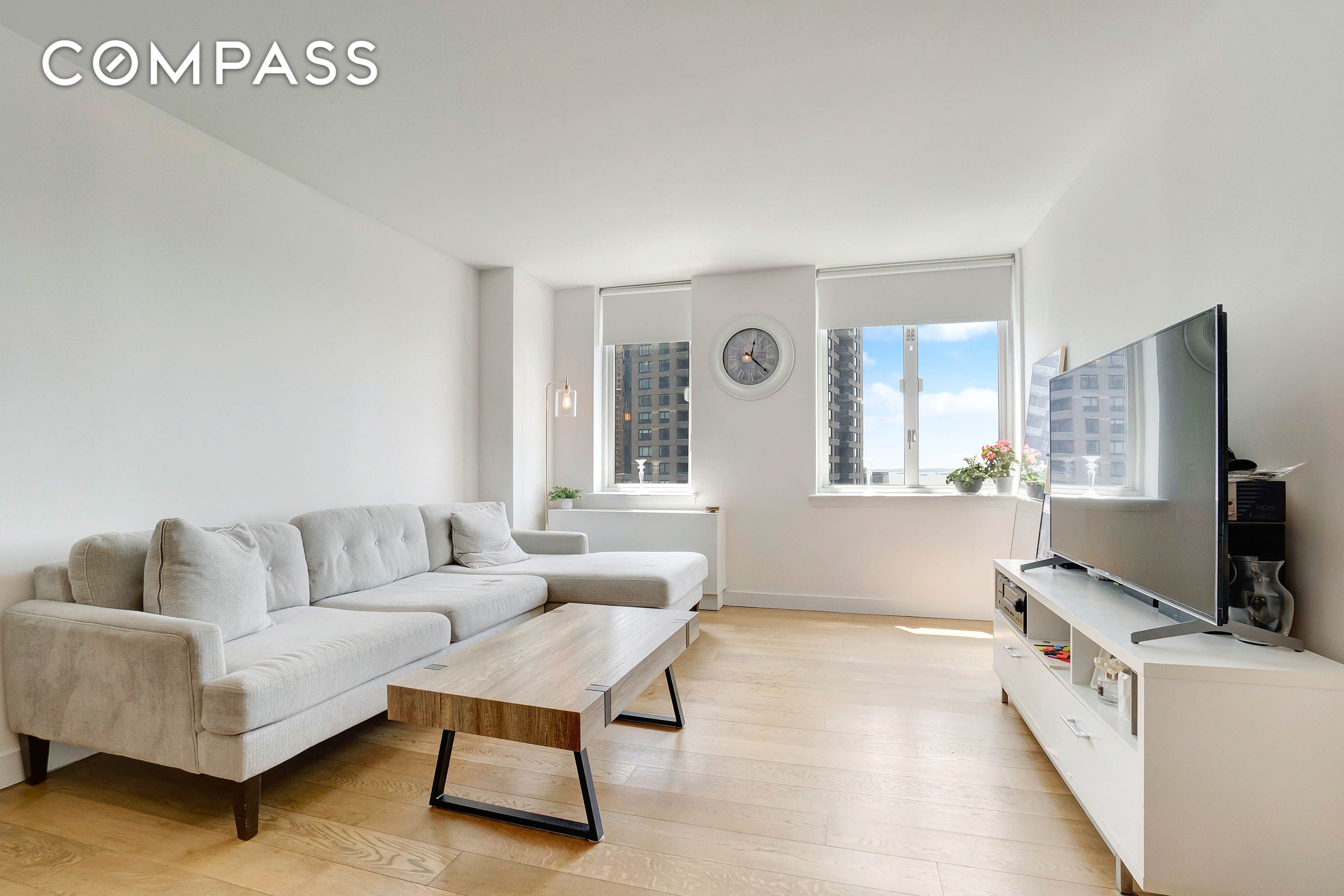 225 Rector Place 17F, Battery Park City, Downtown, NYC - 1 Bedrooms  
1 Bathrooms  
4 Rooms - 