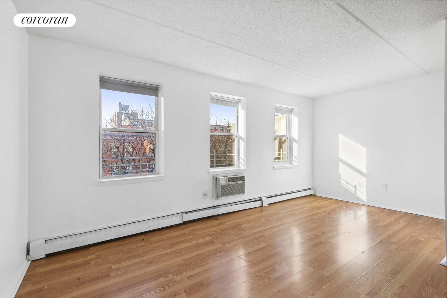 323 East 119th Street 3, East Harlem, Upper Manhattan, NYC - 2 Bedrooms  
1 Bathrooms  
4 Rooms - 