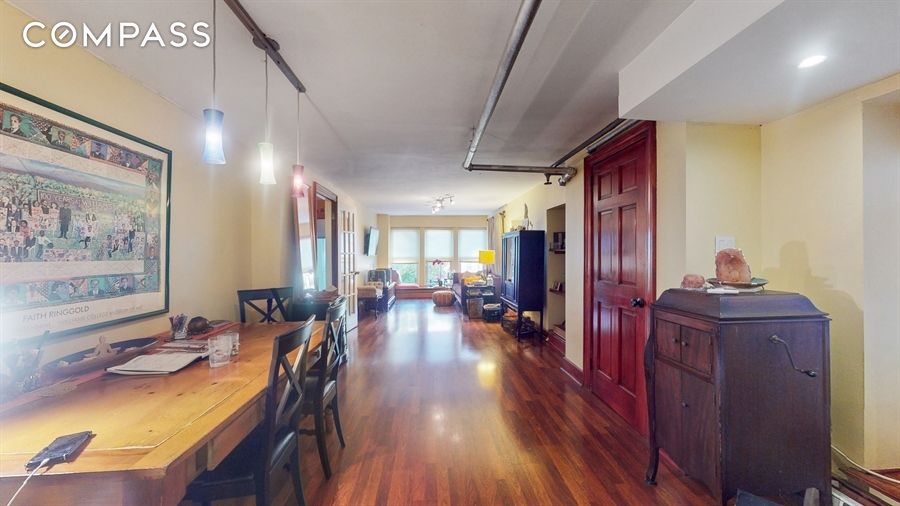 642 West 207th Street, Inwood, Upper Manhattan, NYC - 6 Bedrooms  
4.5 Bathrooms  
17 Rooms - 