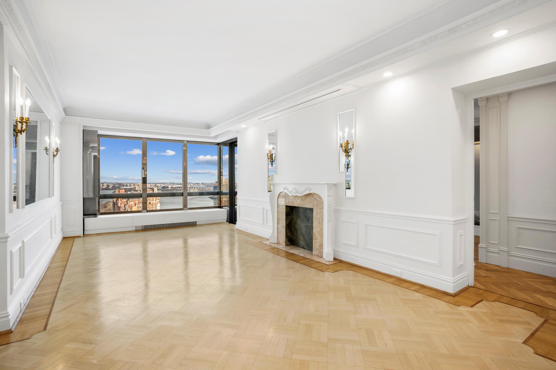 530 East 76th Street 31E, Lenox Hill, Upper East Side, NYC - 2 Bedrooms  
2 Bathrooms  
4 Rooms - 
