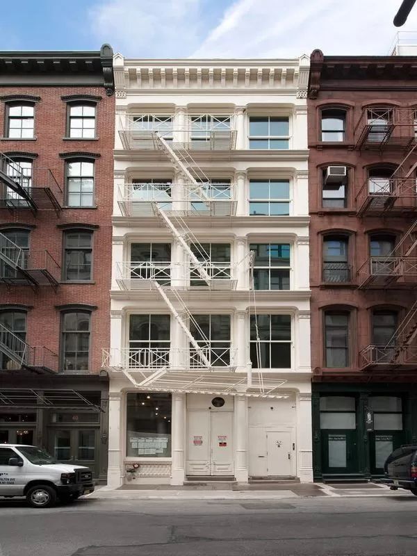 42 Walker Street, Tribeca, Downtown, NYC - 2 Bedrooms  
2.5 Bathrooms  
4 Rooms - 