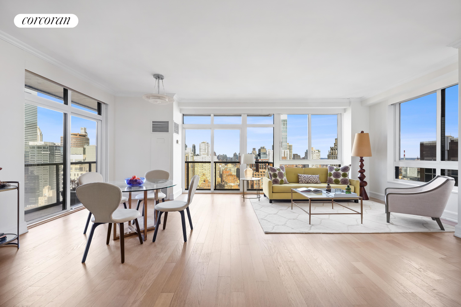 100 United Nations Plaza 35E, Turtle Bay, Midtown East, NYC - 1 Bedrooms  
1.5 Bathrooms  
4 Rooms - 