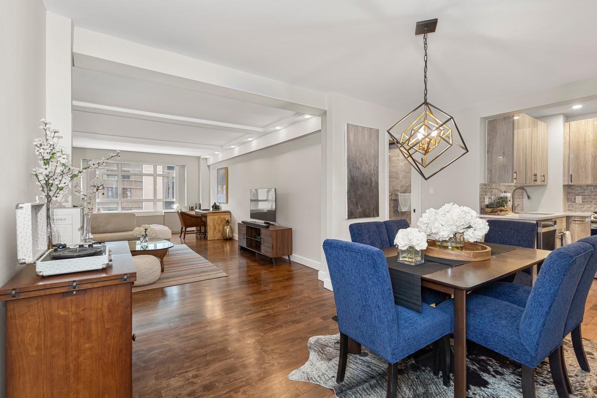 45 West 54th Street 7-E, Midtown West, Midtown West, NYC - 2 Bedrooms  
2 Bathrooms  
4 Rooms - 