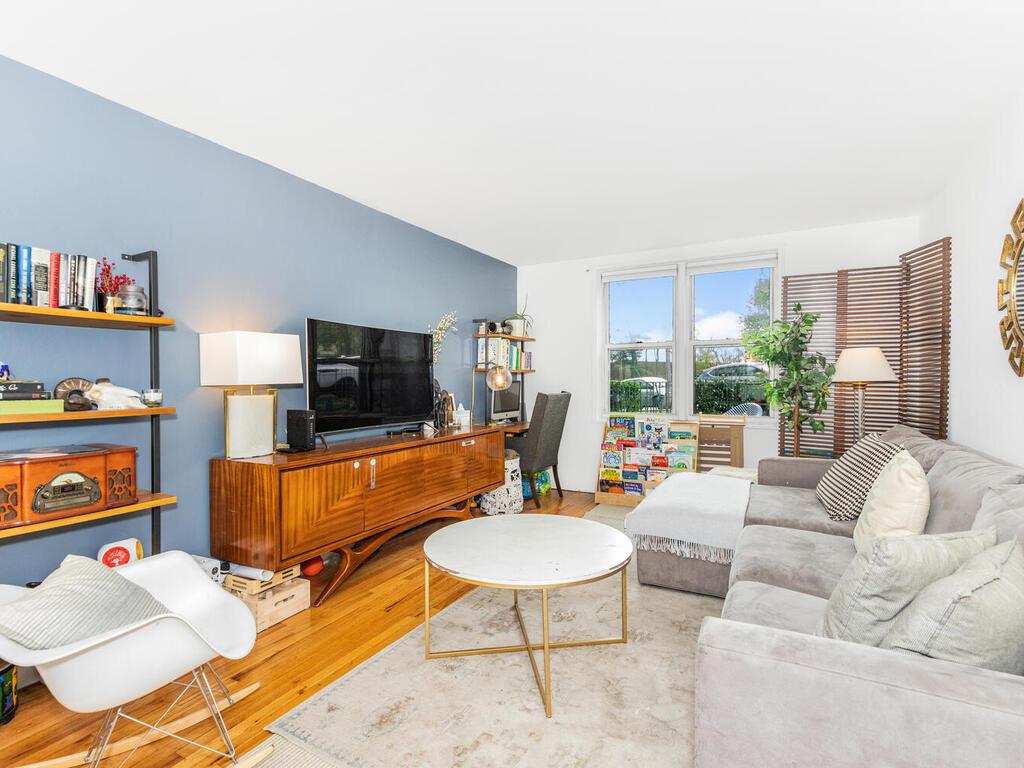 5639 NETHERLAND Avenue, New York, NY 10471, 1 Bedroom Bedrooms, 3 Rooms Rooms,1 BathroomBathrooms,Residential,For Sale,NETHERLAND GARDENS,NETHERLAND,RPLU-5122802562