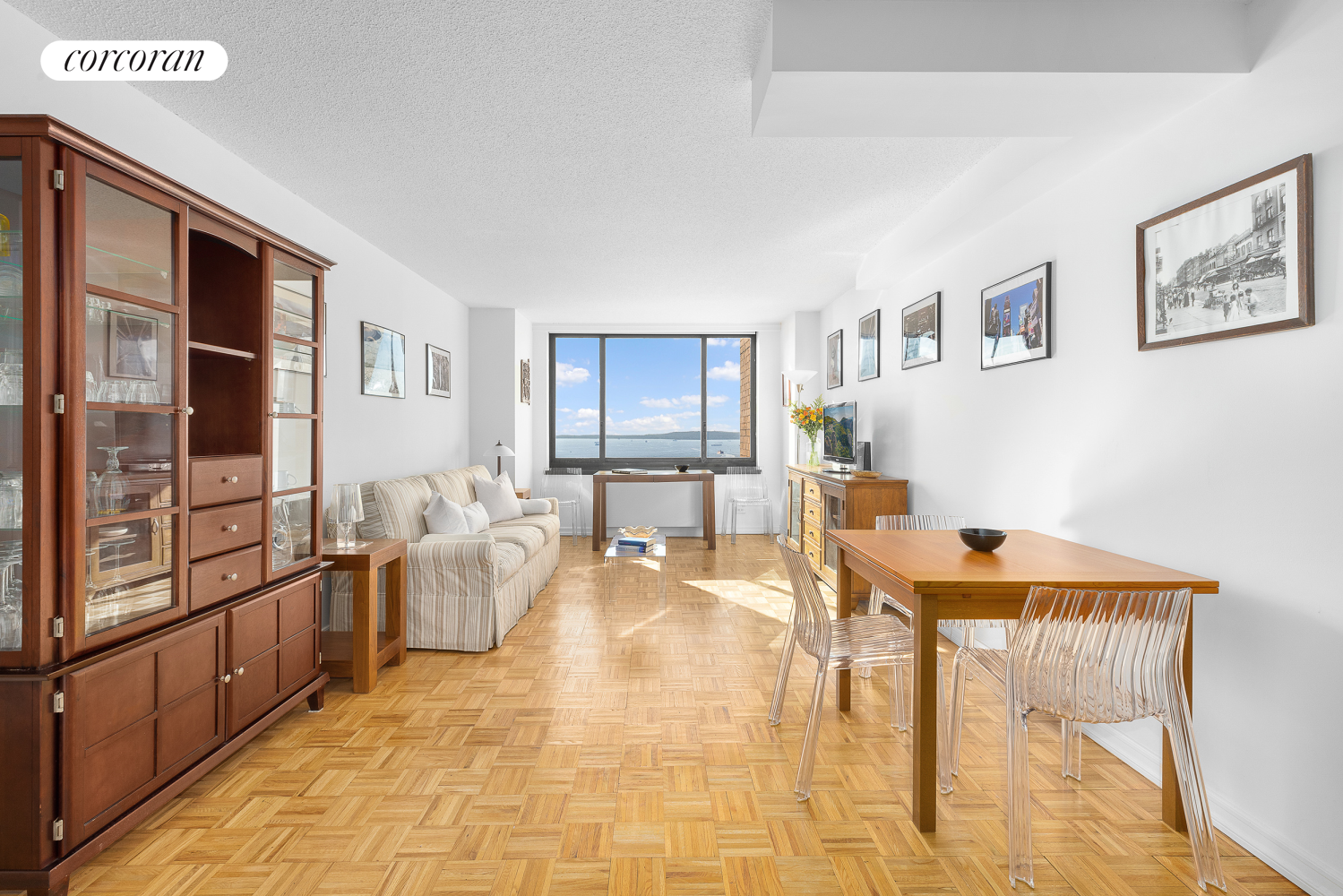 200 Rector Place 37F, Battery Park City, Downtown, NYC - 1 Bedrooms  
1 Bathrooms  
3 Rooms - 