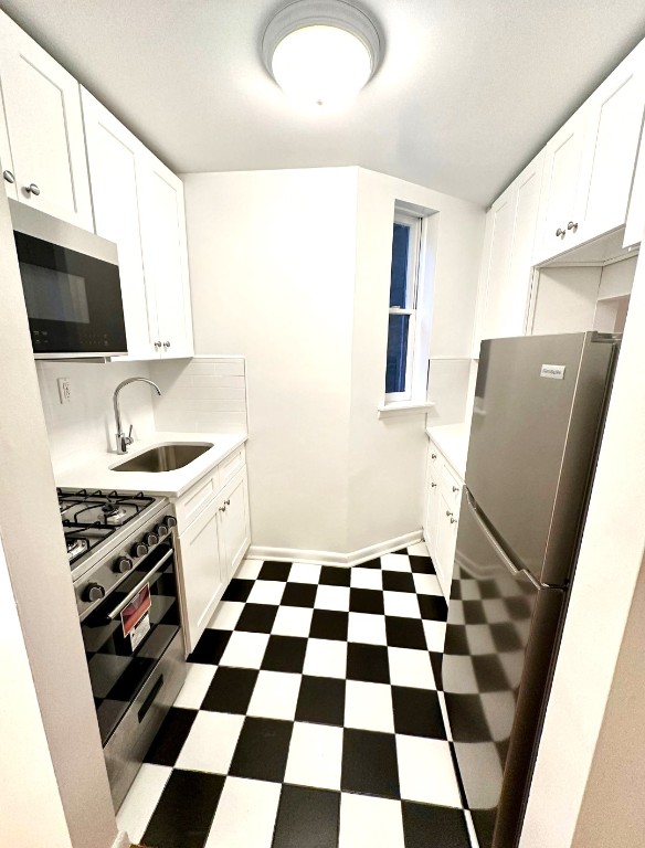 Photo 1 of 886 10th Avenue 4A, Midtown West, NYC, $2,675, Web #: 1050784757