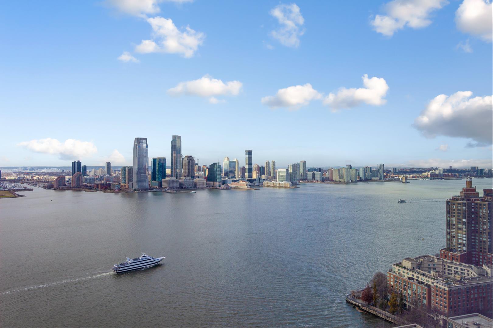 10 Little West Street 35-C, Battery Park City, Downtown, NYC - 2 Bedrooms  
2.5 Bathrooms  
4 Rooms - 
