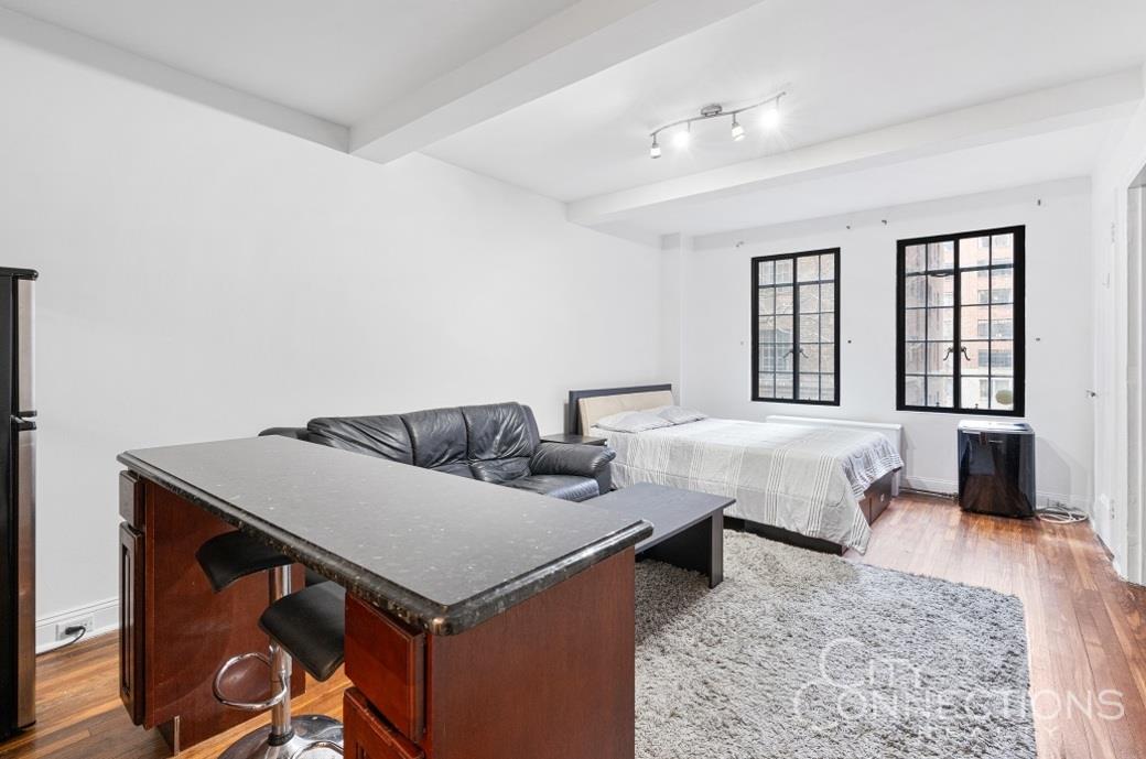 320 East 42nd Street 414, Gramercy Park And Murray Hill, Downtown, NYC - 1 Bathrooms  
1 Rooms - 