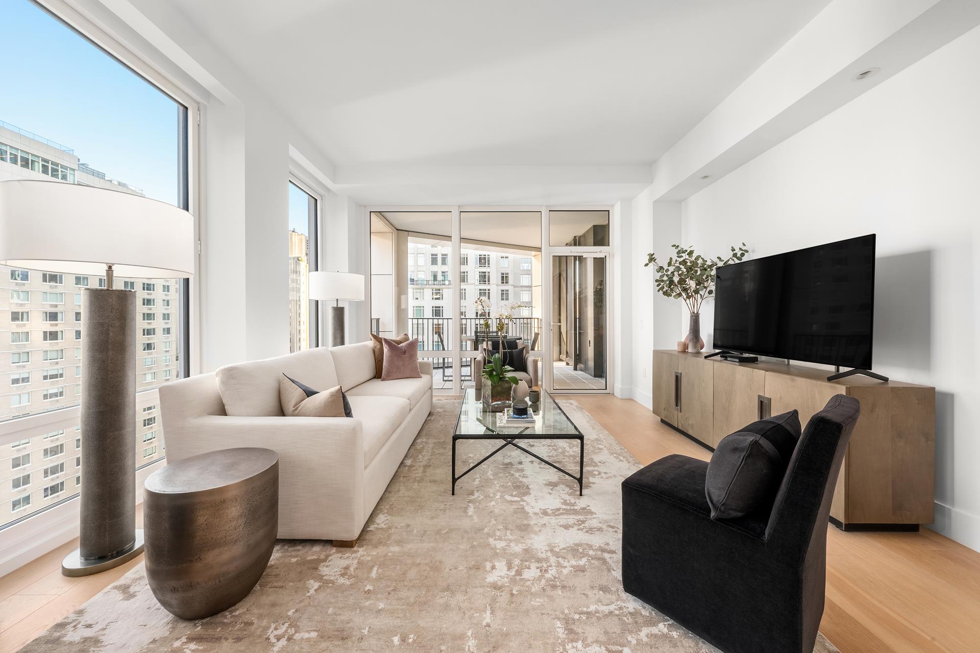 15 West 61st Street 22B, Lincoln Sq, Upper West Side, NYC - 2 Bedrooms  
2 Bathrooms  
4 Rooms - 