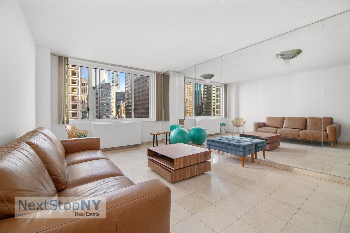 245 East 54th Street 22C, Sutton, Midtown East, NYC - 1 Bedrooms  
1 Bathrooms  
3 Rooms - 