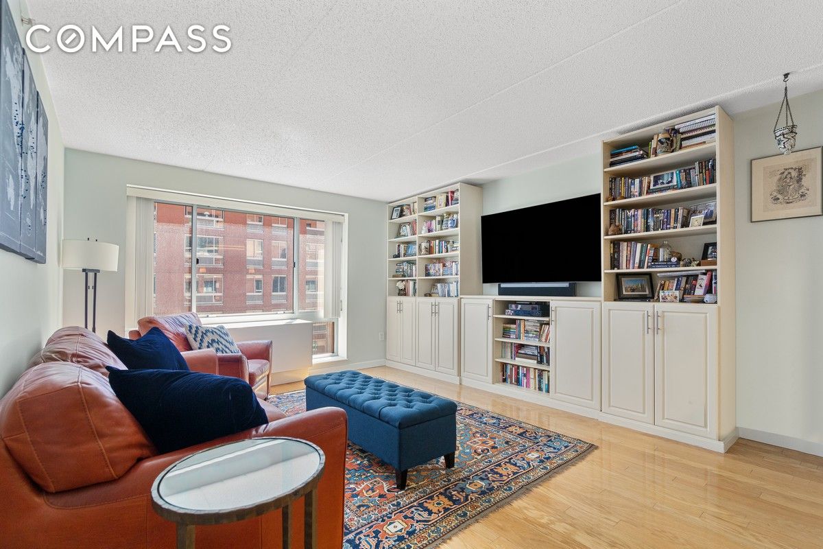 555 West 23rd Street N9p, Chelsea, Downtown, NYC - 1 Bedrooms  
1 Bathrooms  
4 Rooms - 