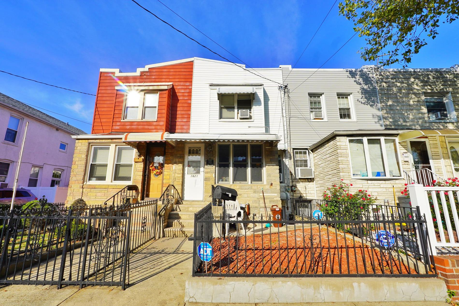 1621 73rd Street, Bensonhurst, Brooklyn, New York - 2 Bedrooms  
1.5 Bathrooms  
7 Rooms - 