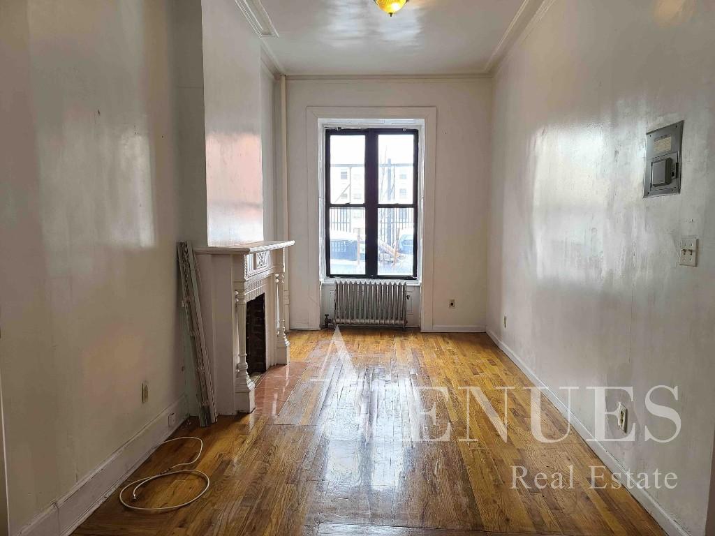 268 West 136th Street 3C, Harlem, Upper Manhattan, NYC - 1 Bathrooms  
2 Rooms - 