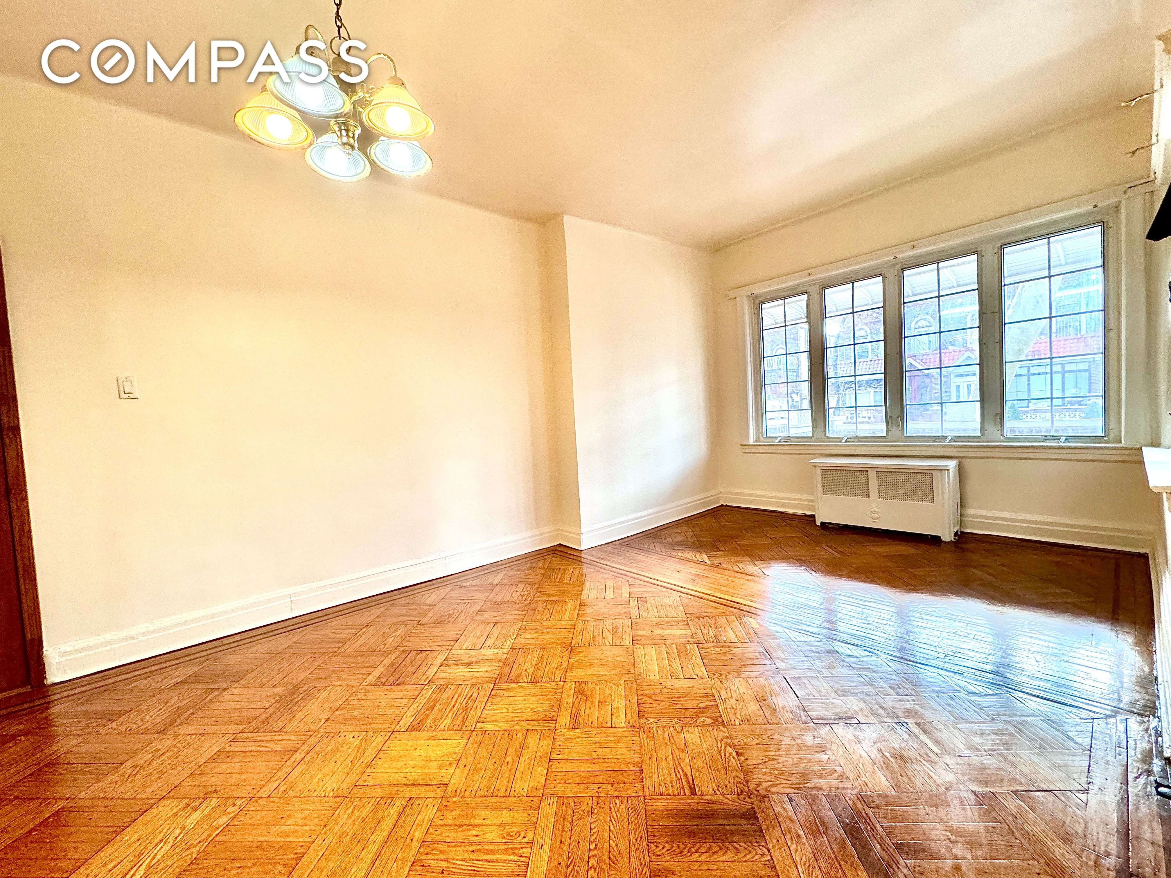 1561 Carroll Street 1, Crown Heights, Brooklyn, New York - 2 Bedrooms  
1 Bathrooms  
6 Rooms - 