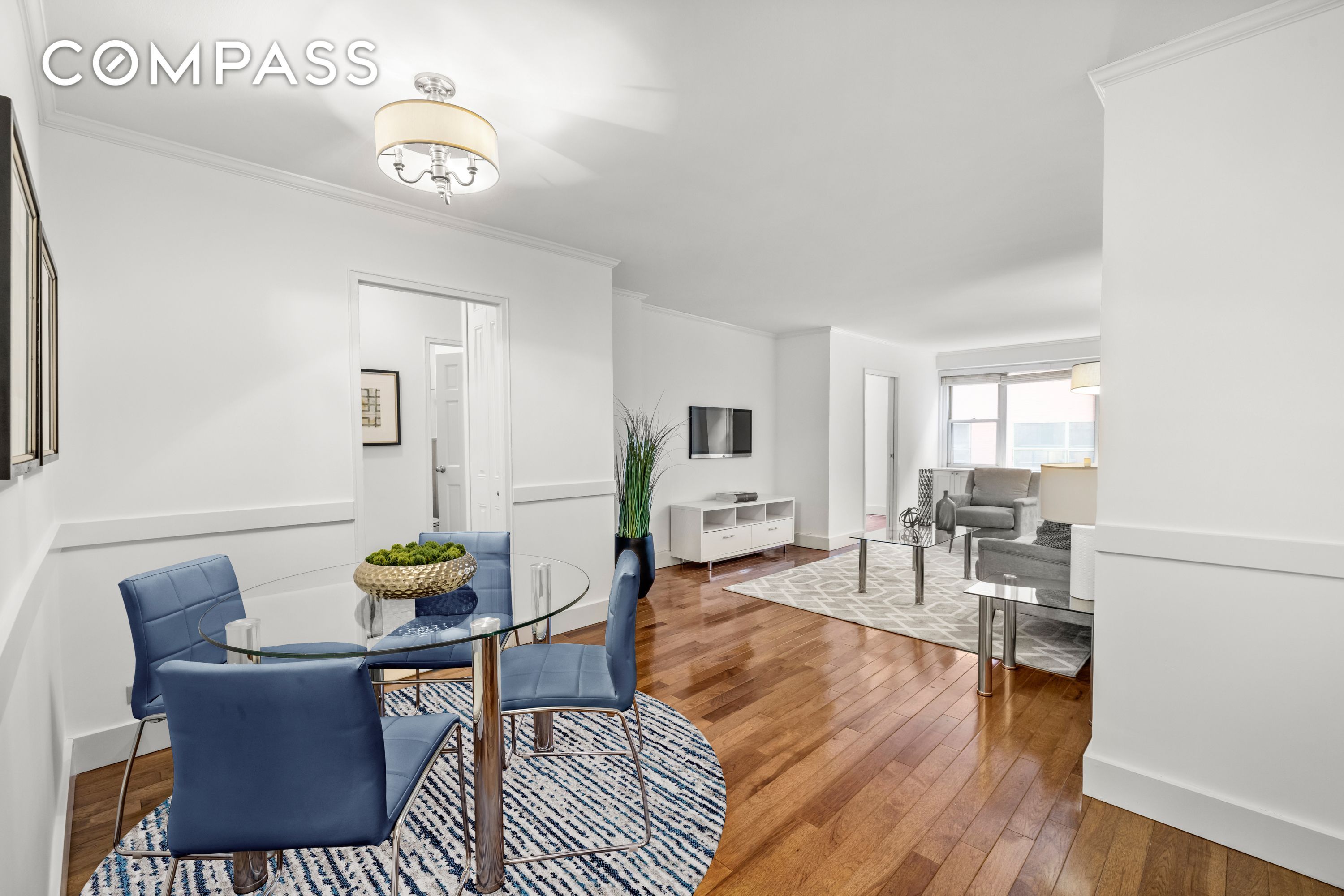 400 East 77th Street 4E, Upper East Side, Upper East Side, NYC - 2 Bedrooms  
1 Bathrooms  
4 Rooms - 
