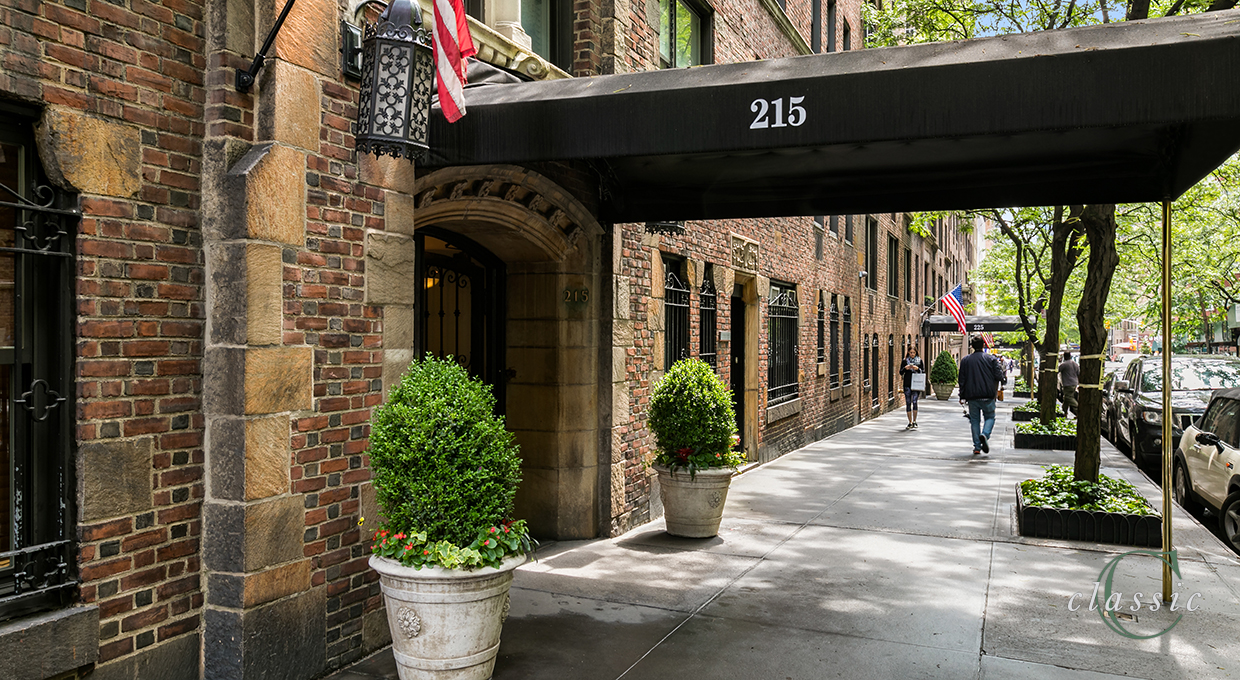 215 East 73rd Street 4A, Lenox Hill, Upper East Side, NYC - 3 Bedrooms  
3 Bathrooms  
6 Rooms - 