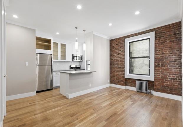 21-05 33rd Street, Astoria, Queens, New York - 3 Bedrooms  
1 Bathrooms  
6 Rooms - 