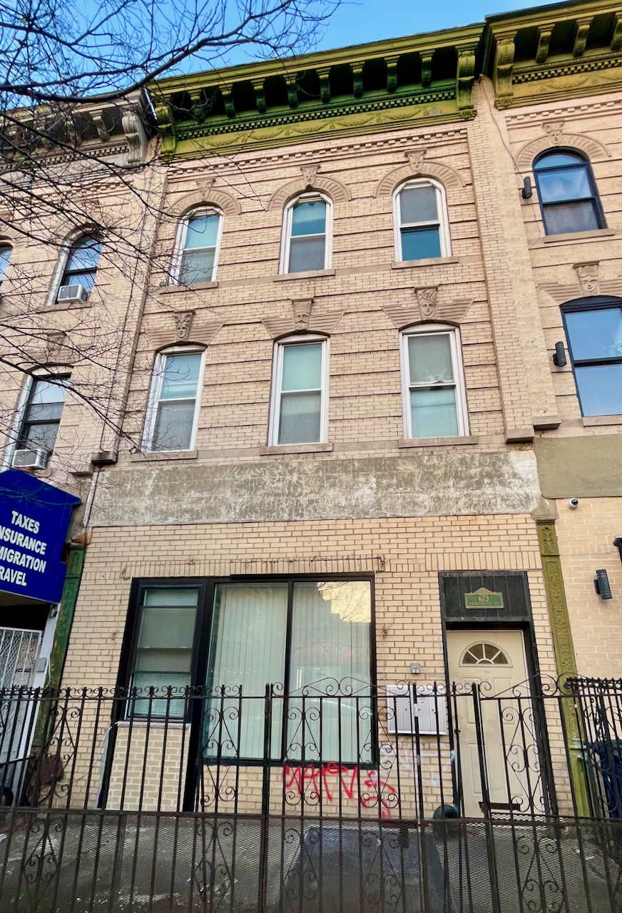 673 Knickerbocker Avenue Building, Bushwick, Brooklyn, New York - 9 Bedrooms  
3 Bathrooms  
15 Rooms - 