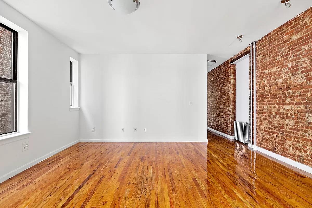 160 West 118th Street 2B, South Harlem, Upper Manhattan, NYC - 2 Bedrooms  
1 Bathrooms  
4 Rooms - 