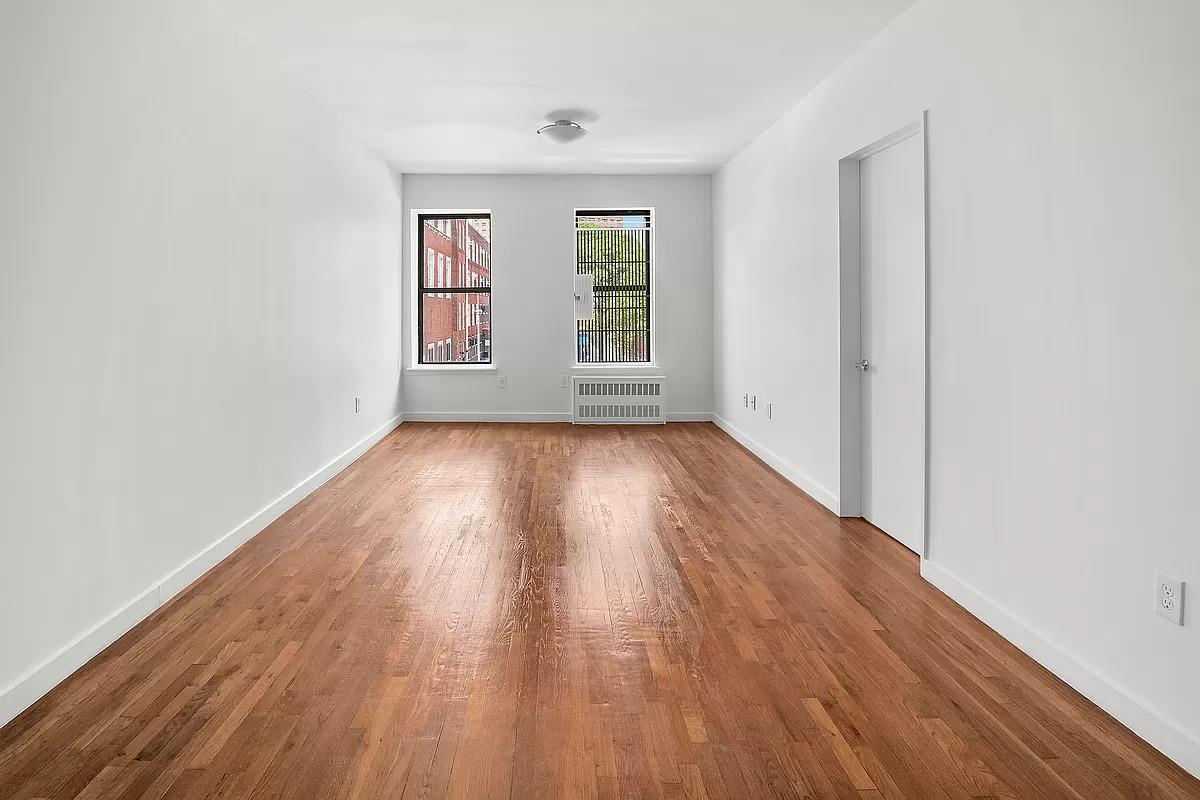 1413 Amsterdam Avenue 3B, West Harlem, Upper Manhattan, NYC - 2 Bedrooms  
1 Bathrooms  
4 Rooms - 