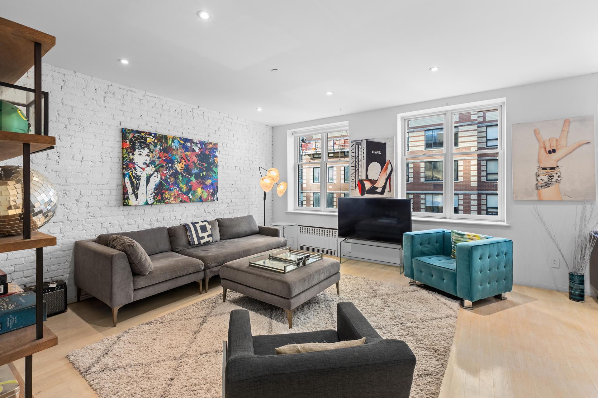 148 Chambers Street 5, Tribeca, Downtown, NYC - 2 Bedrooms  
2 Bathrooms  
4 Rooms - 